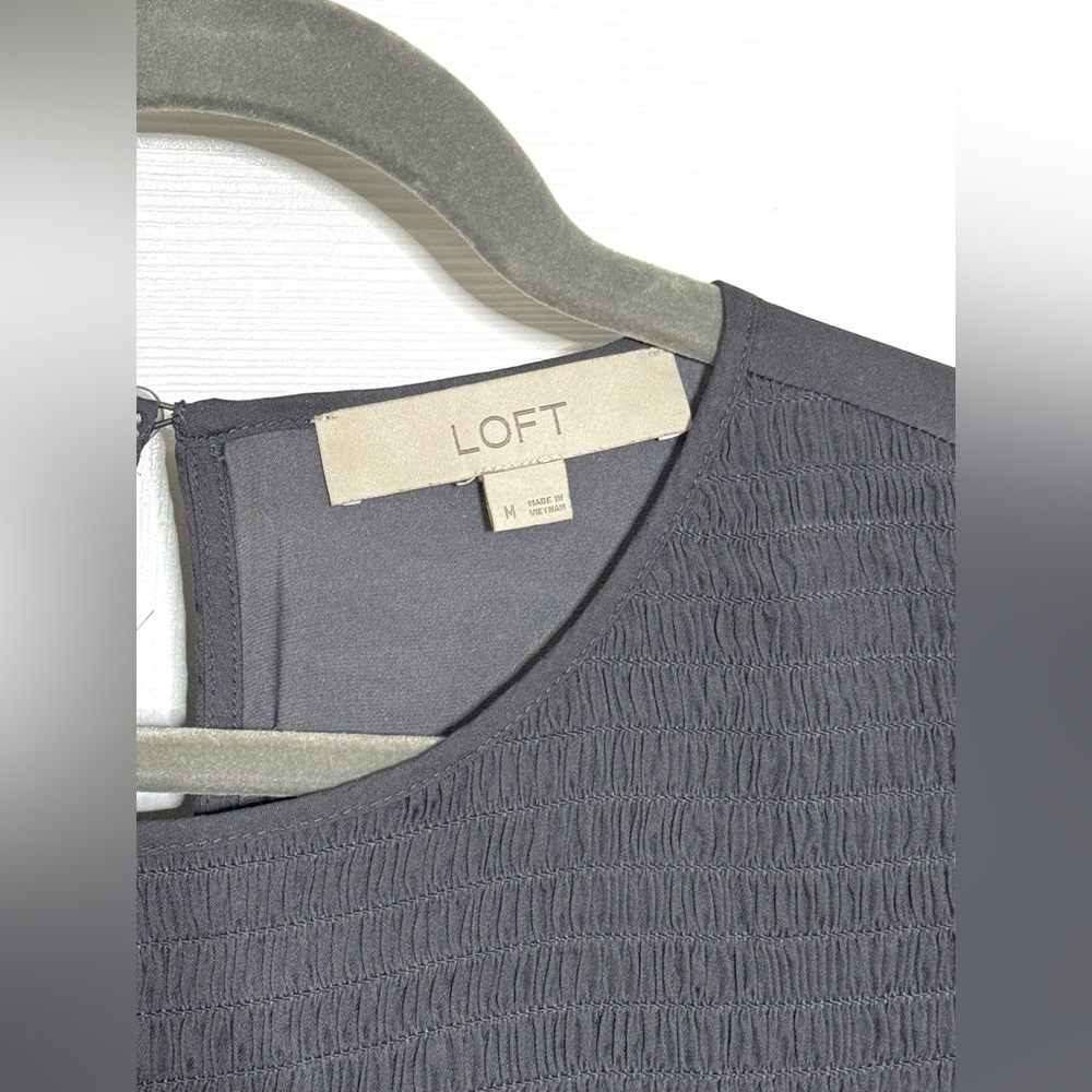 LOFT sleeveless top- GUC